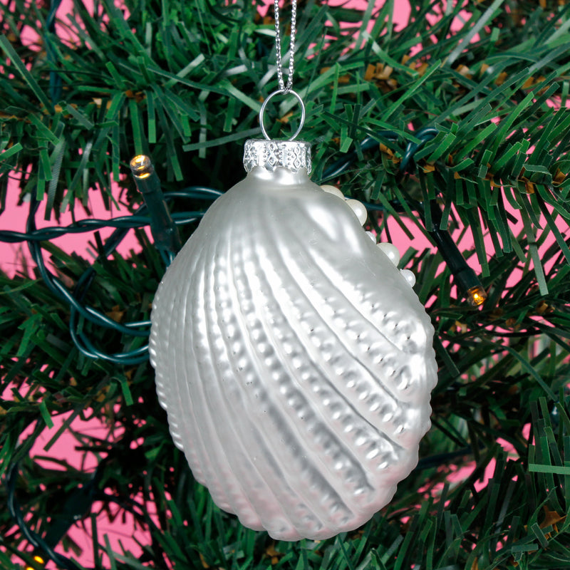 Clam Shaped Hanging Christmas Bauble