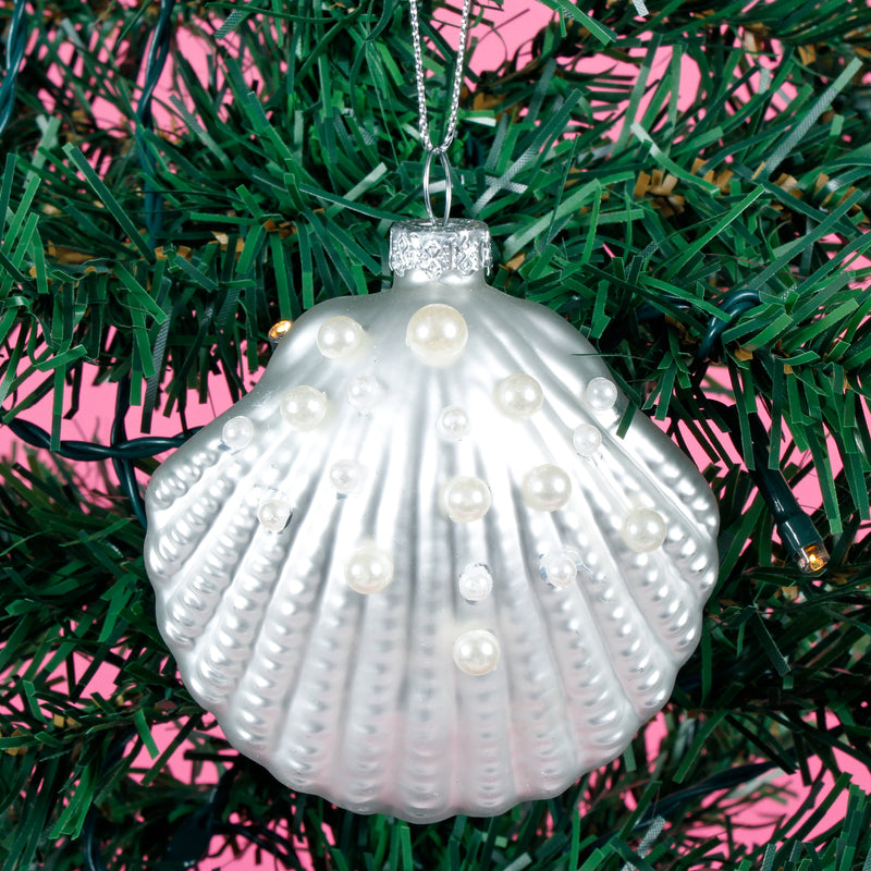 Clam Shaped Hanging Christmas Bauble